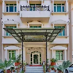 Oyo 8051 Hotel Don Jon